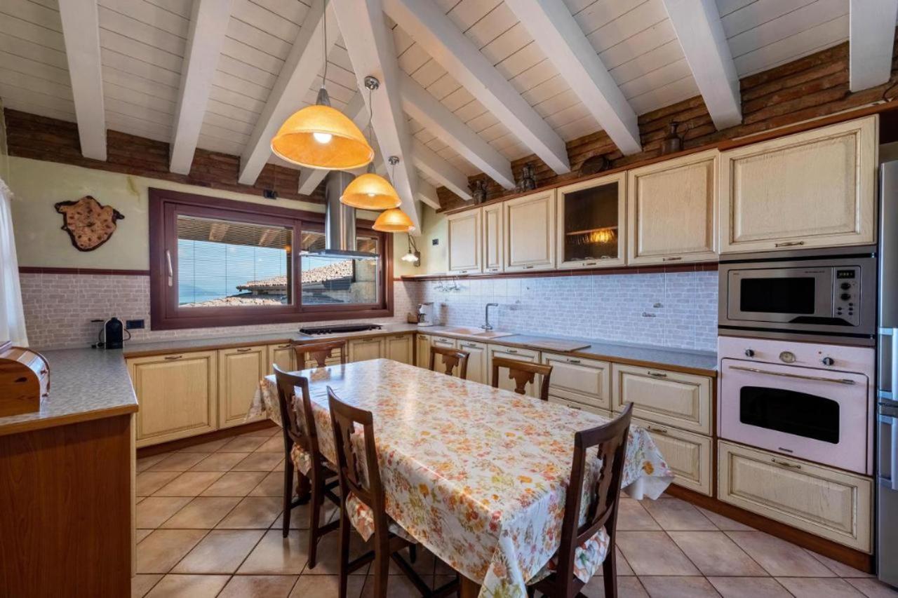 פולפנצה דל גארדה Casa Vacanze Baccolo מראה חיצוני תמונה